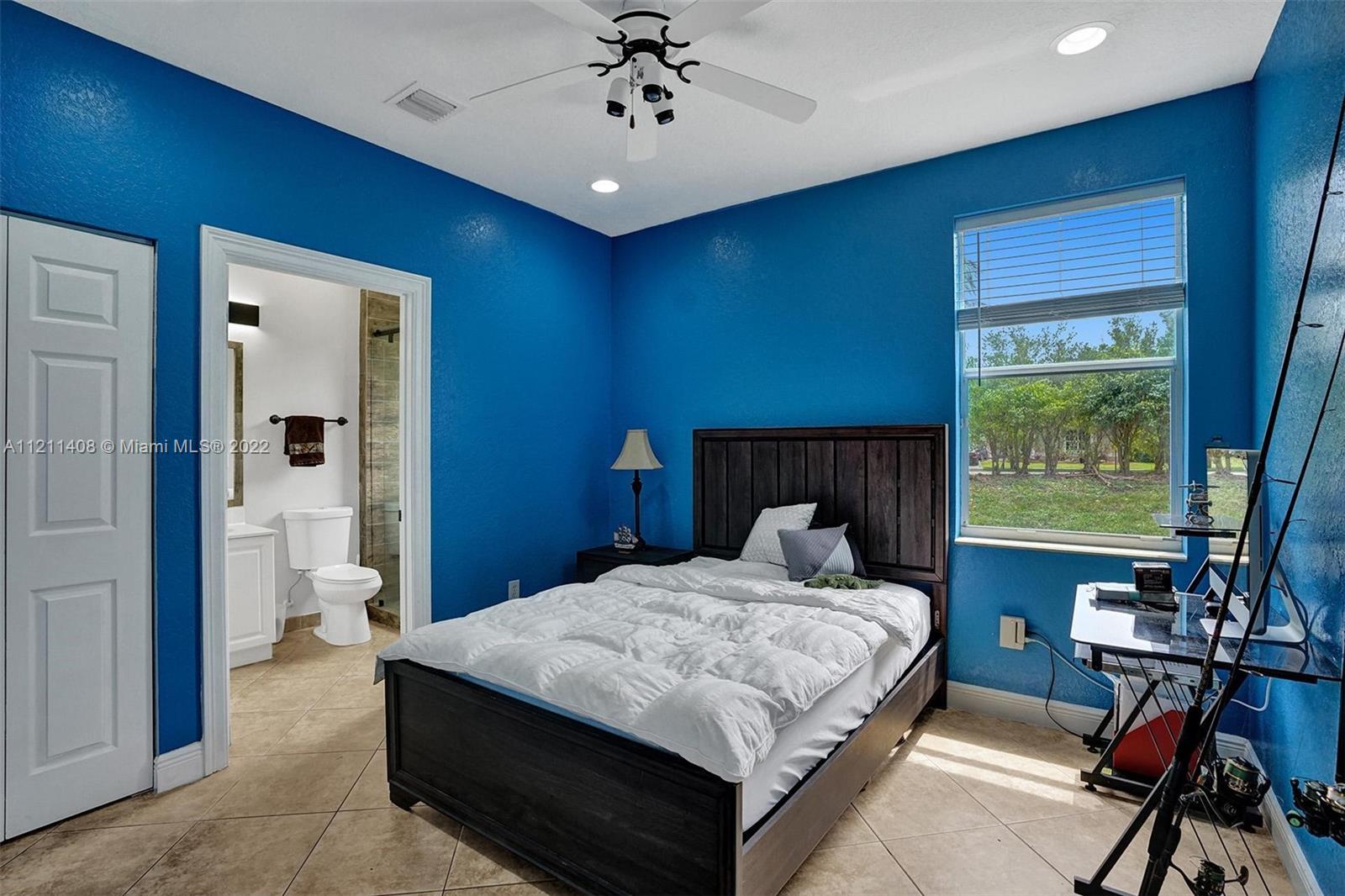 SUNSET LAKES PLAT THREE - Residential Lease