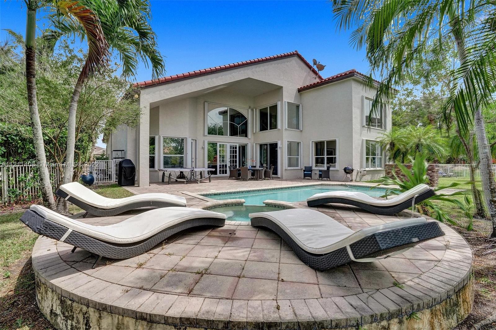 SUNSET LAKES PLAT THREE - Residential Lease