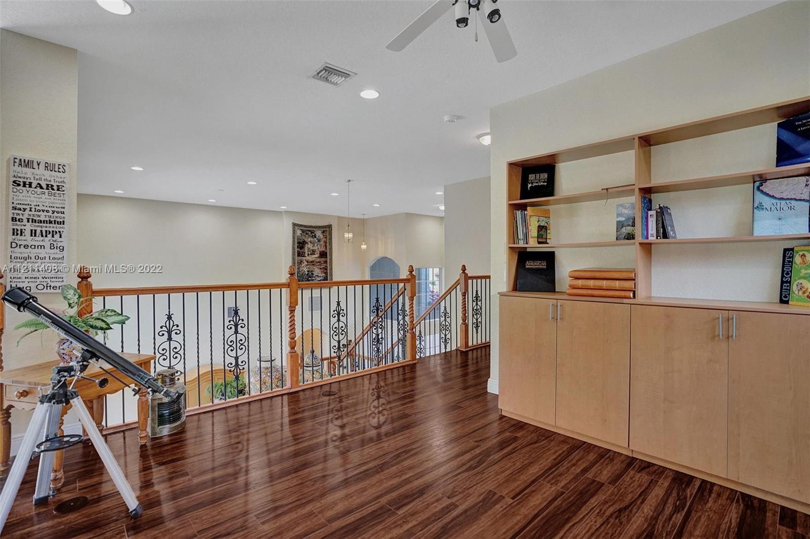 SUNSET LAKES PLAT THREE - Residential Lease