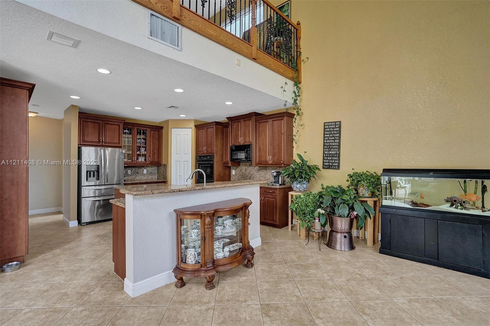 SUNSET LAKES PLAT THREE - Residential Lease