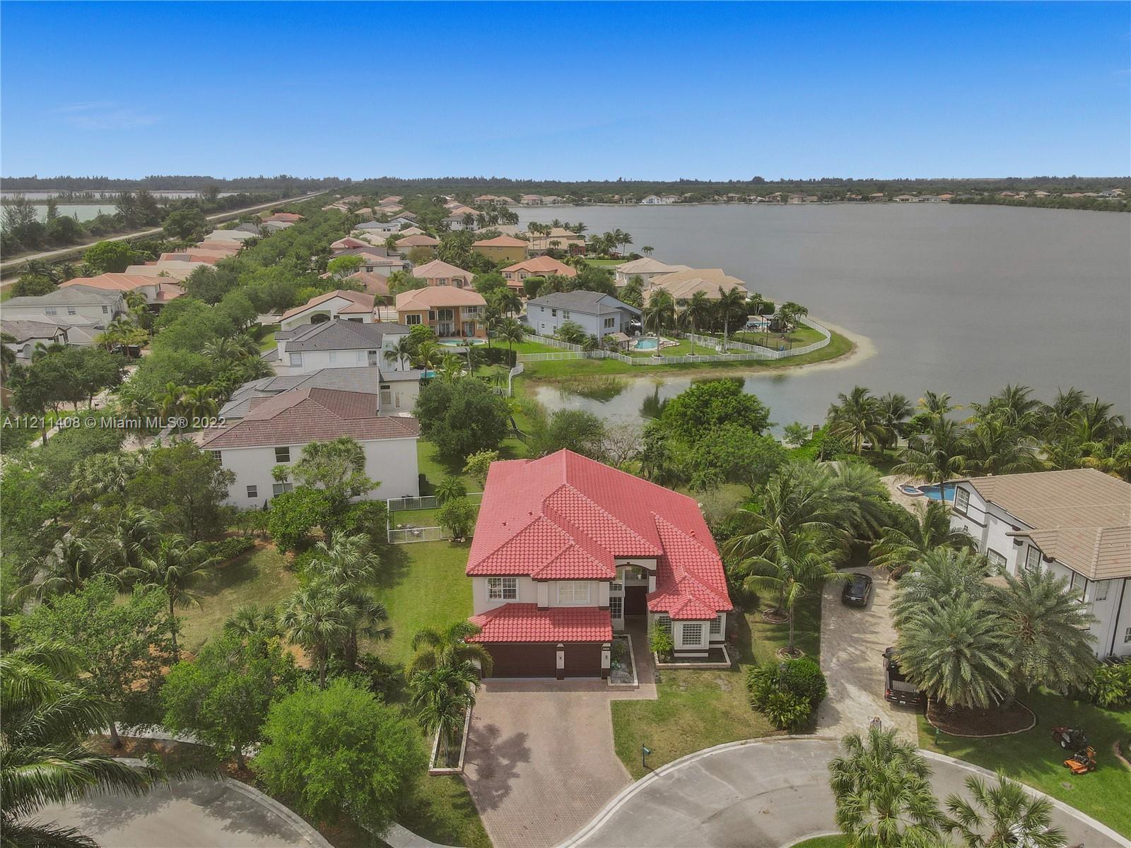 SUNSET LAKES PLAT THREE - Residential Lease