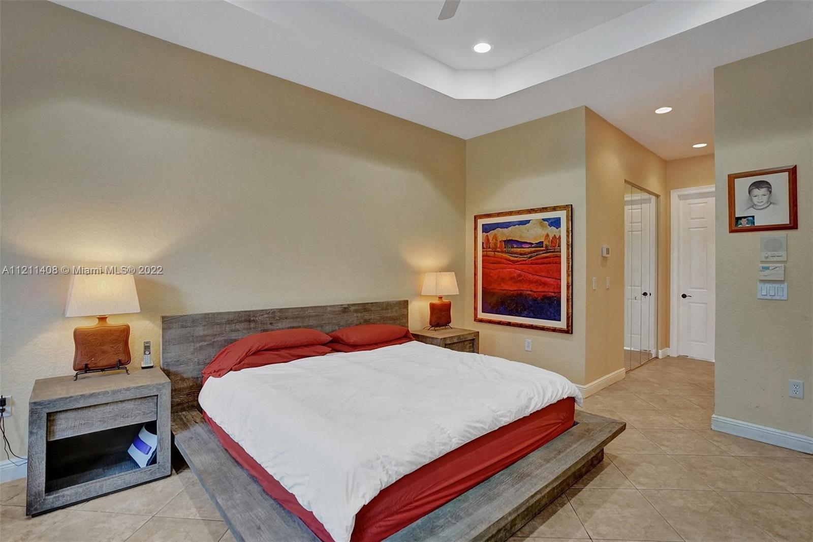 SUNSET LAKES PLAT THREE - Residential Lease