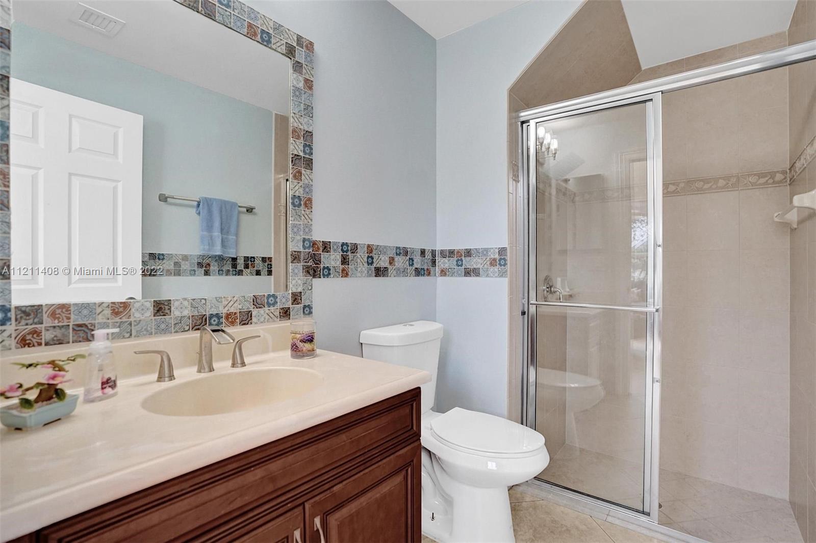 SUNSET LAKES PLAT THREE - Residential Lease