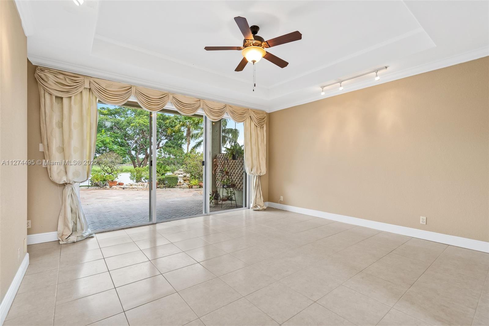 HERON BAY - Residential