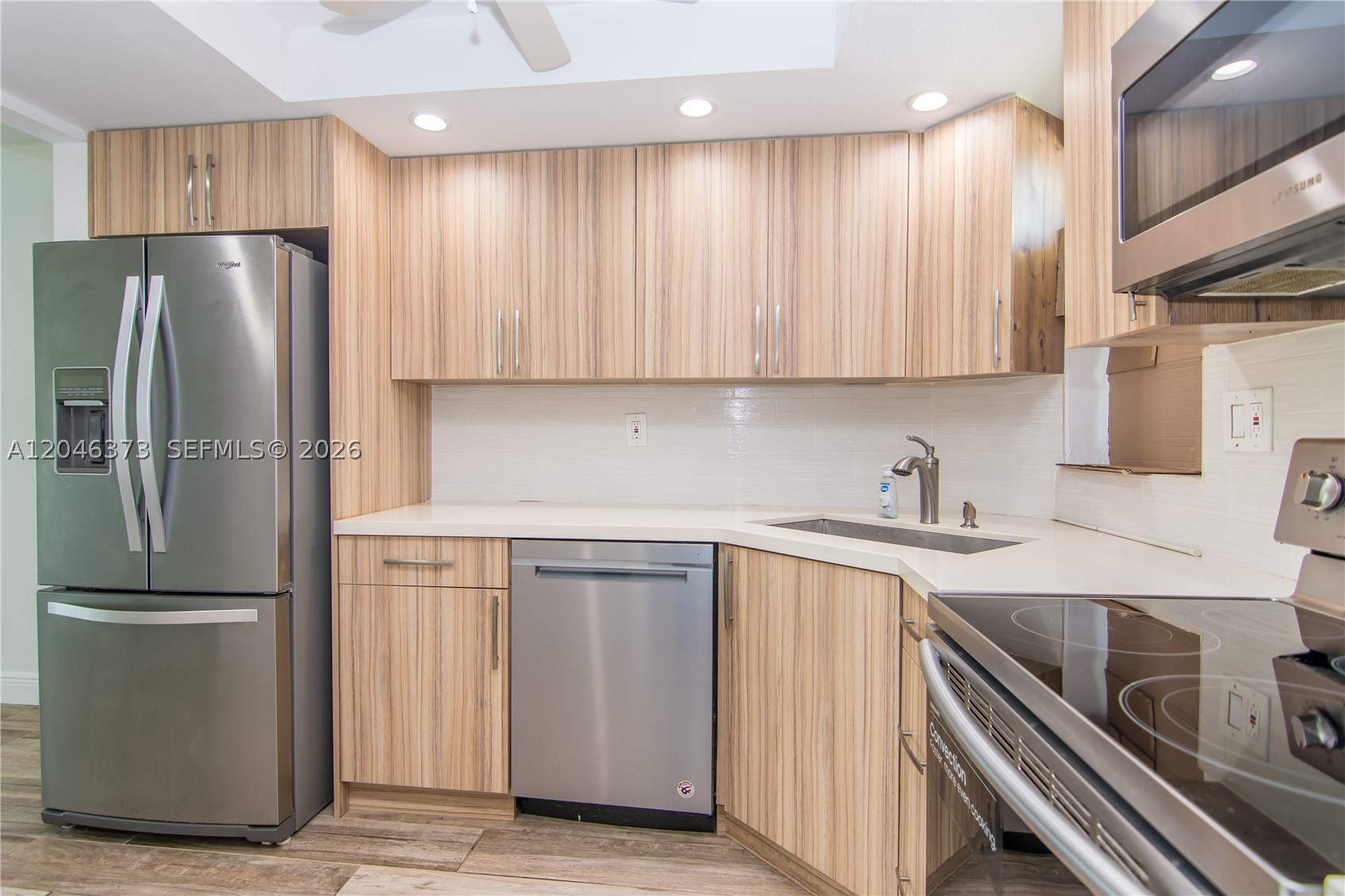 HOLLYBROOK GOLF AND - Residential