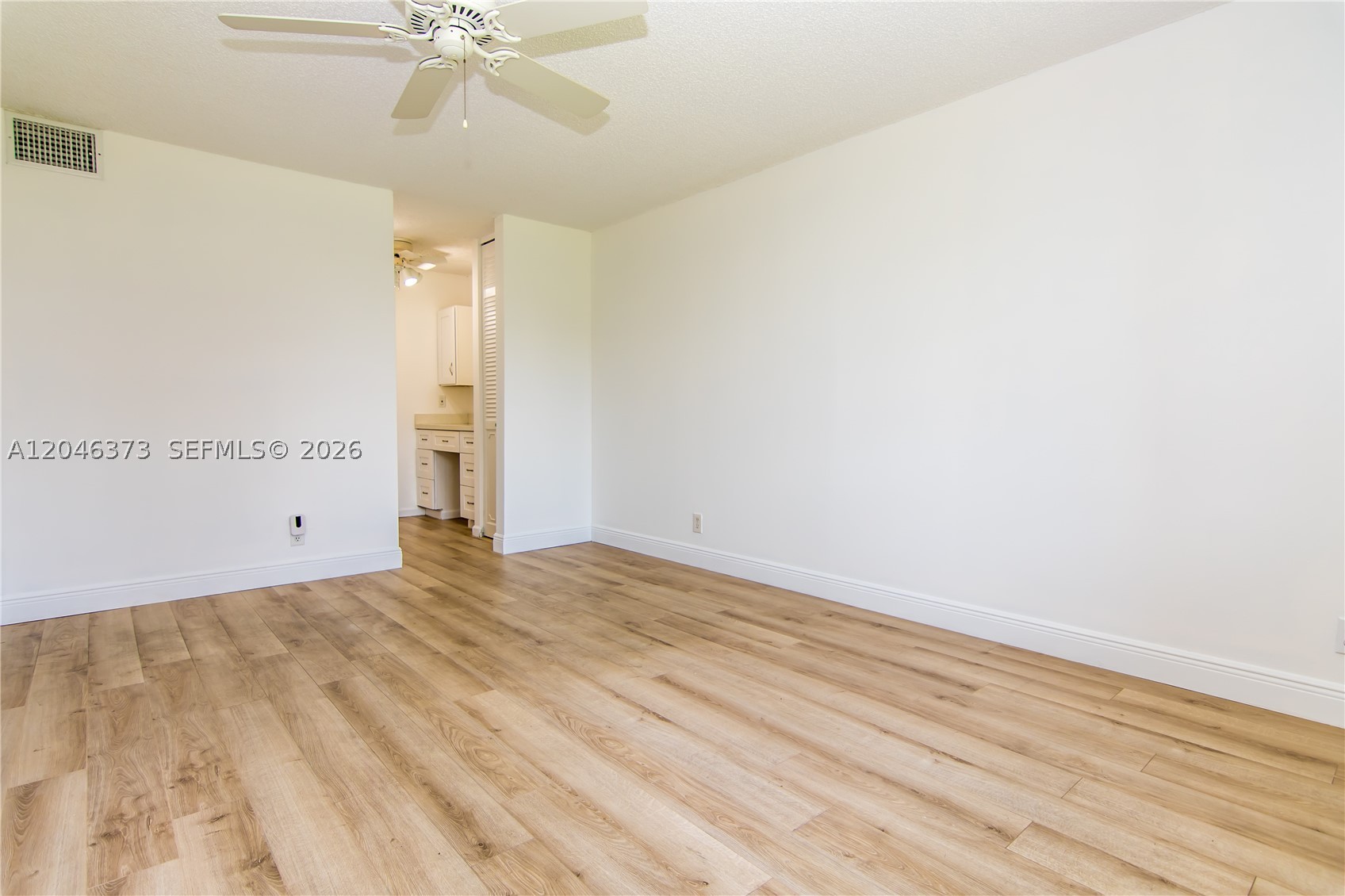 HOLLYBROOK GOLF AND - Residential