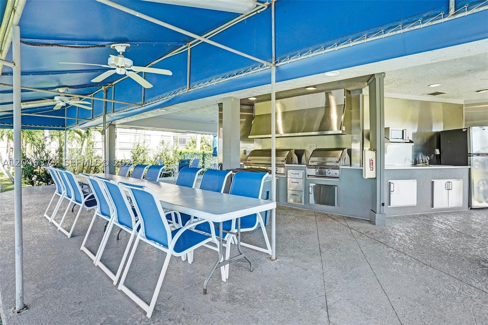 HOLLYBROOK GOLF AND - Residential