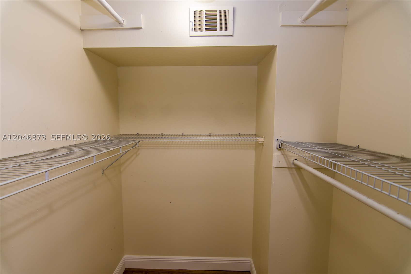 HOLLYBROOK GOLF AND - Residential