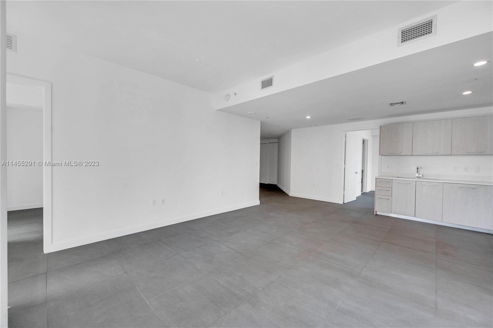 BRICKELL HEIGHTS EAST CON - Residential Lease
