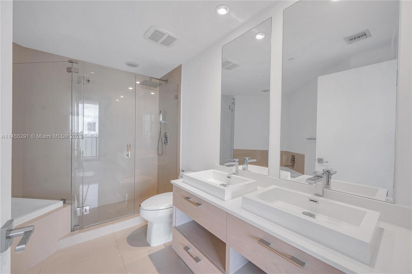 BRICKELL HEIGHTS EAST CON - Residential Lease