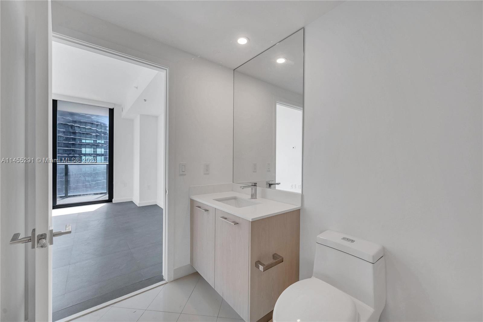 BRICKELL HEIGHTS EAST CON - Residential Lease