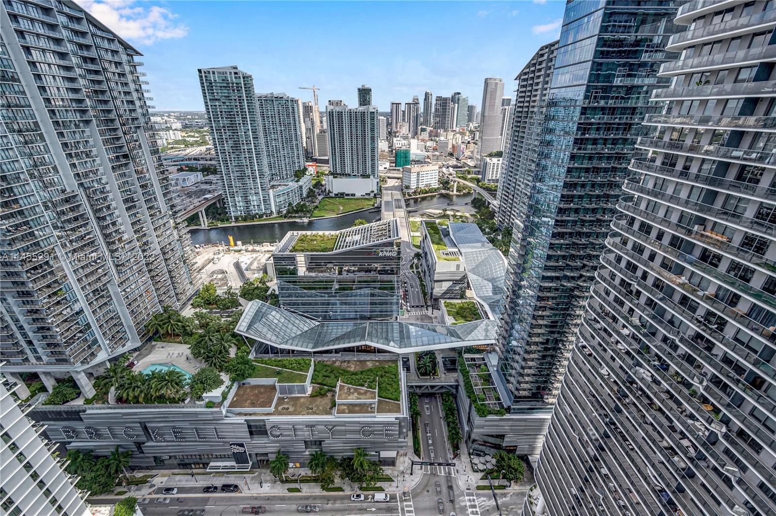 BRICKELL HEIGHTS EAST CON - Residential Lease