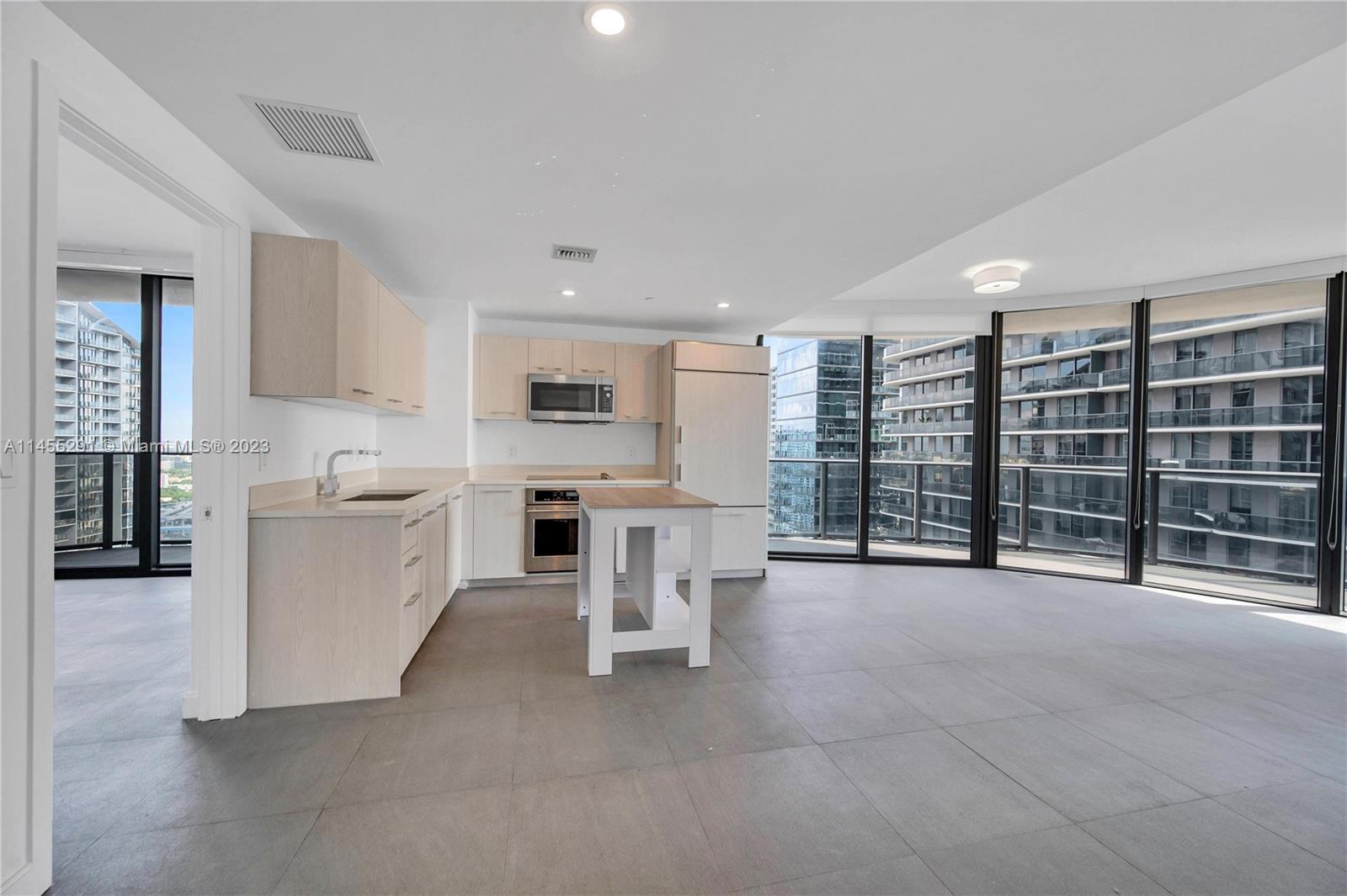 BRICKELL HEIGHTS EAST CON - Residential Lease
