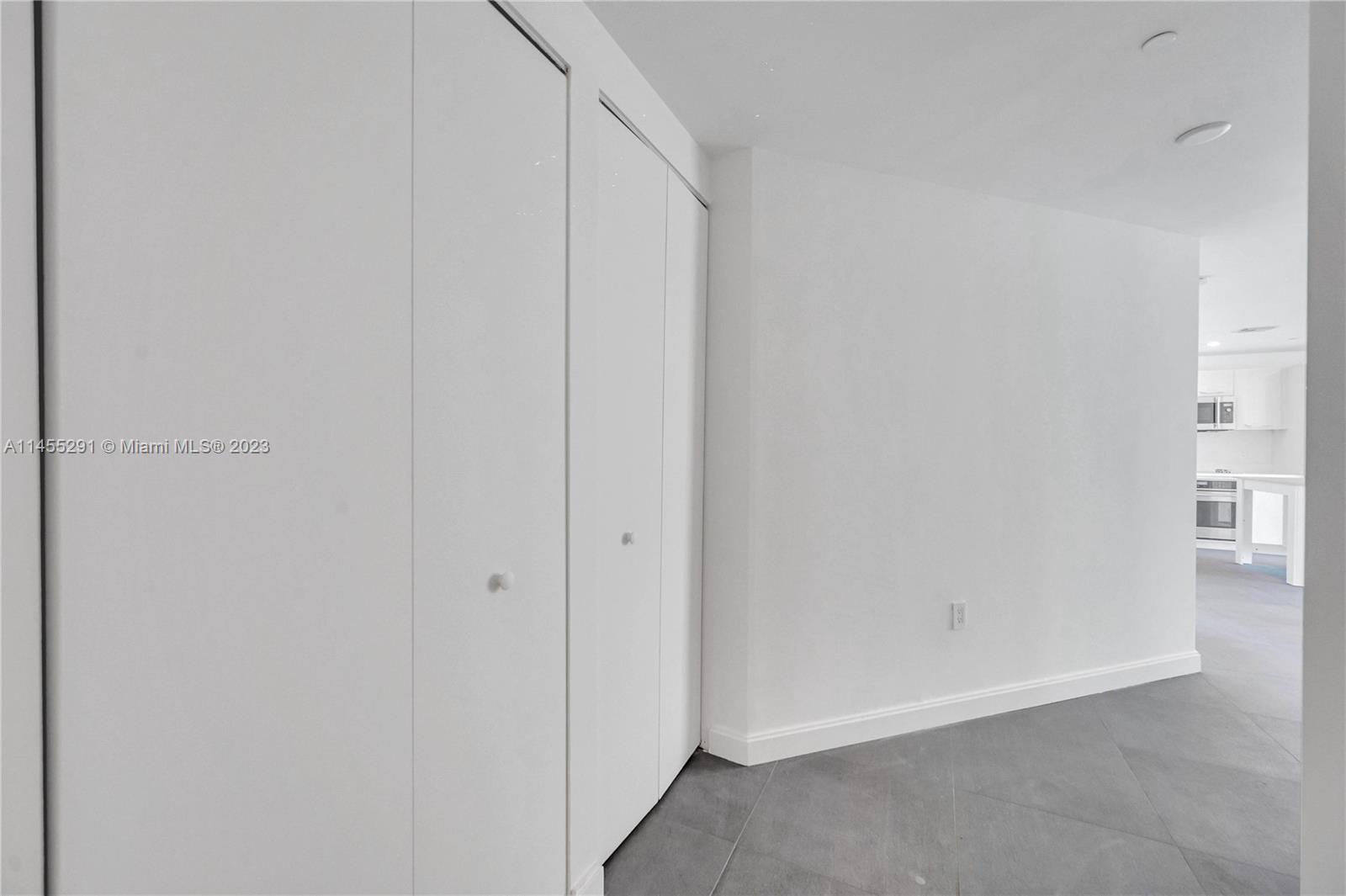 BRICKELL HEIGHTS EAST CON - Residential Lease