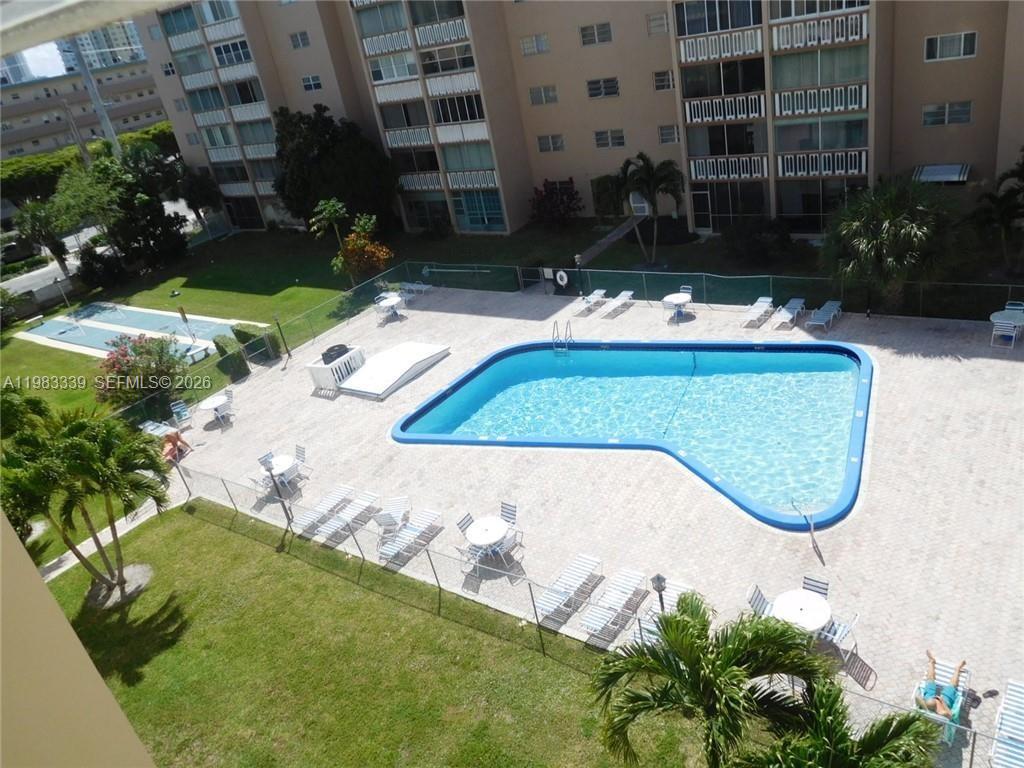 MEADOWBROOK TOWERS CONDO - Residential