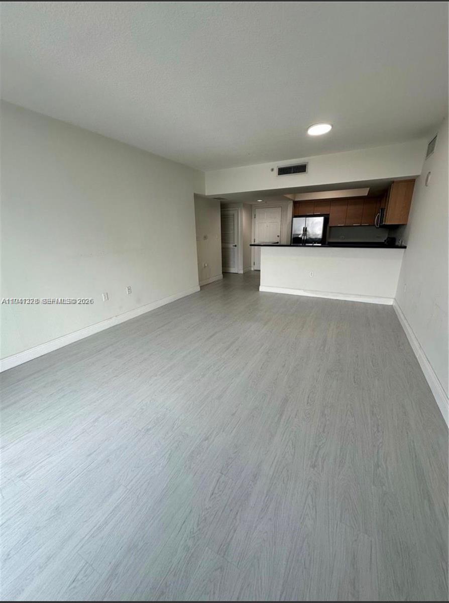 HOLLYWOOD STATION RES CON - Residential