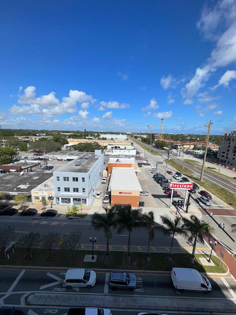HOLLYWOOD STATION RES CON - Residential