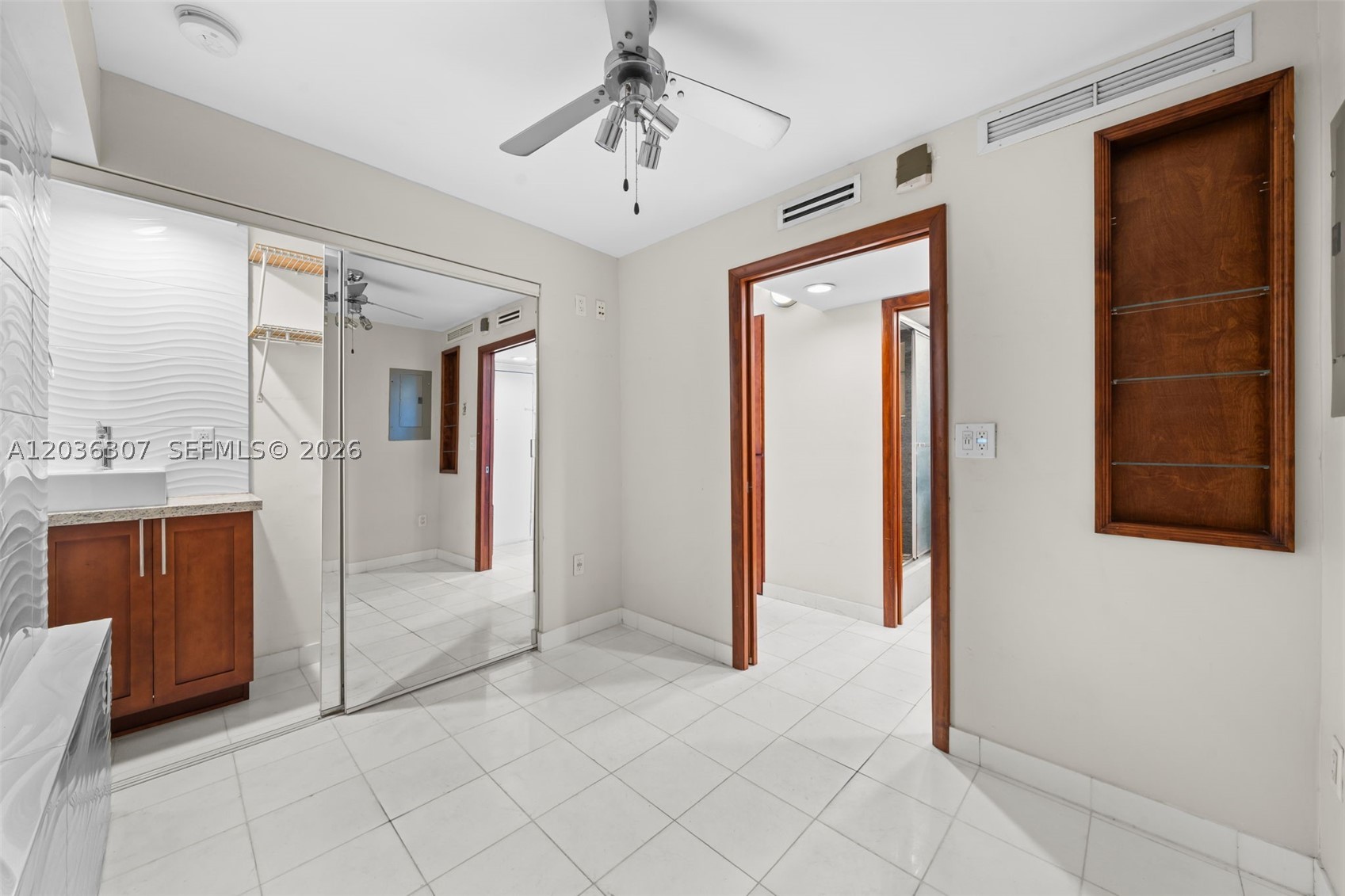 BAYVIEW TERR CONDO - Residential