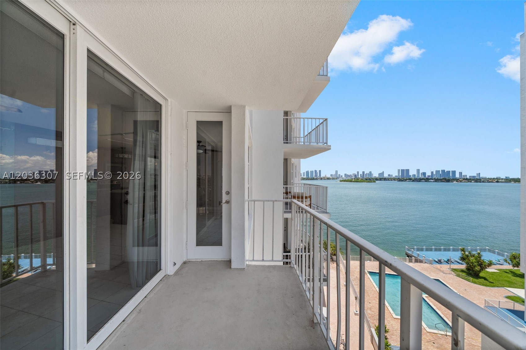 BAYVIEW TERR CONDO - Residential