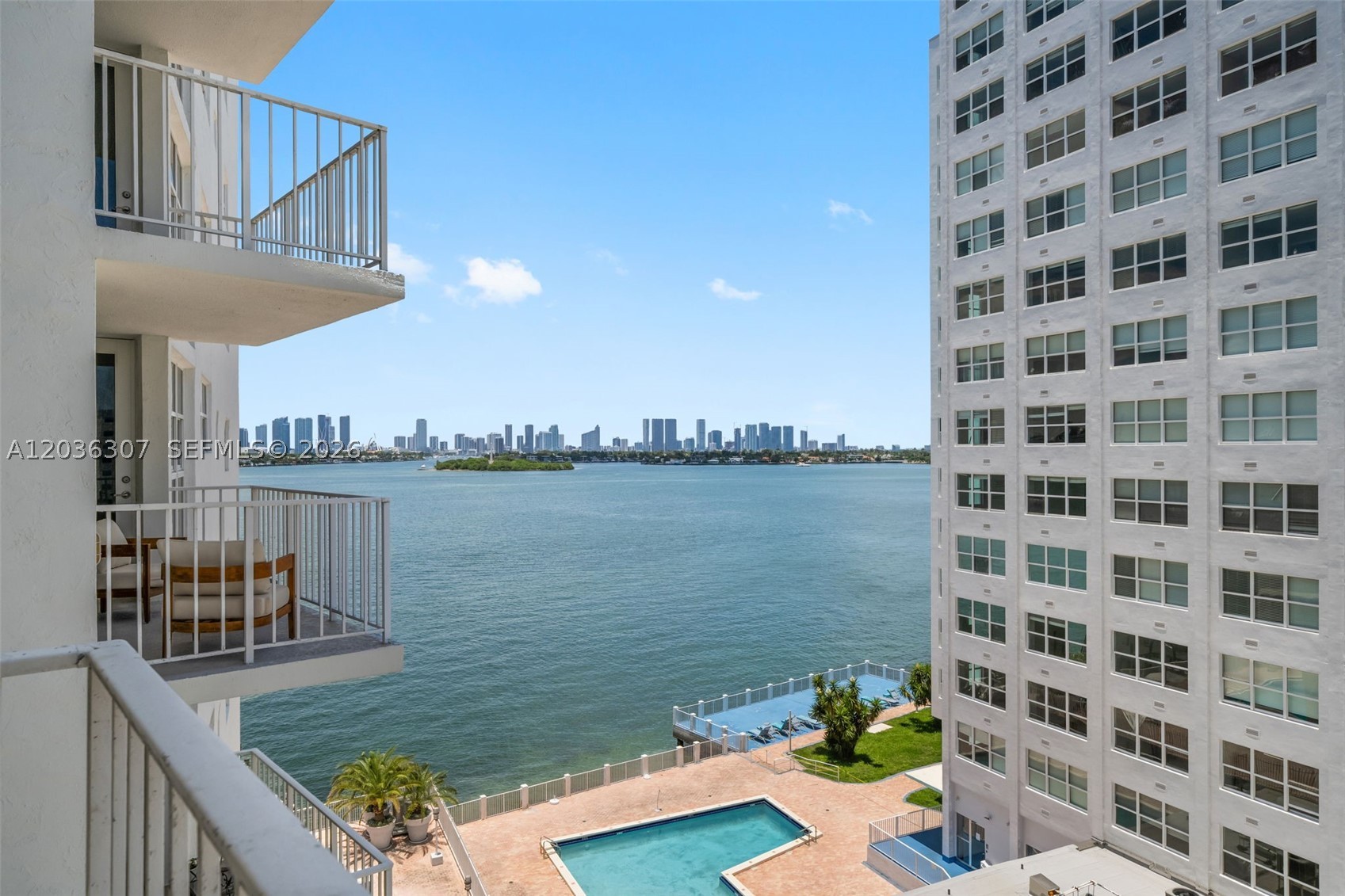 BAYVIEW TERR CONDO - Residential