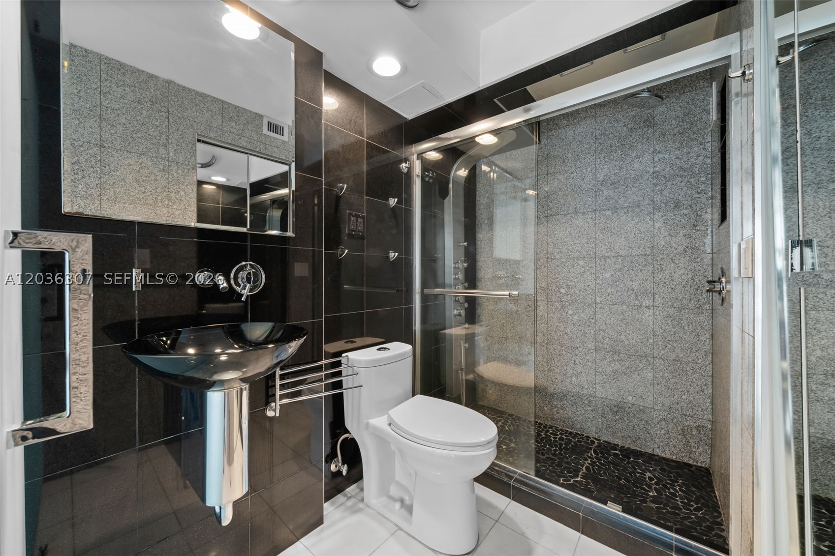 BAYVIEW TERR CONDO - Residential