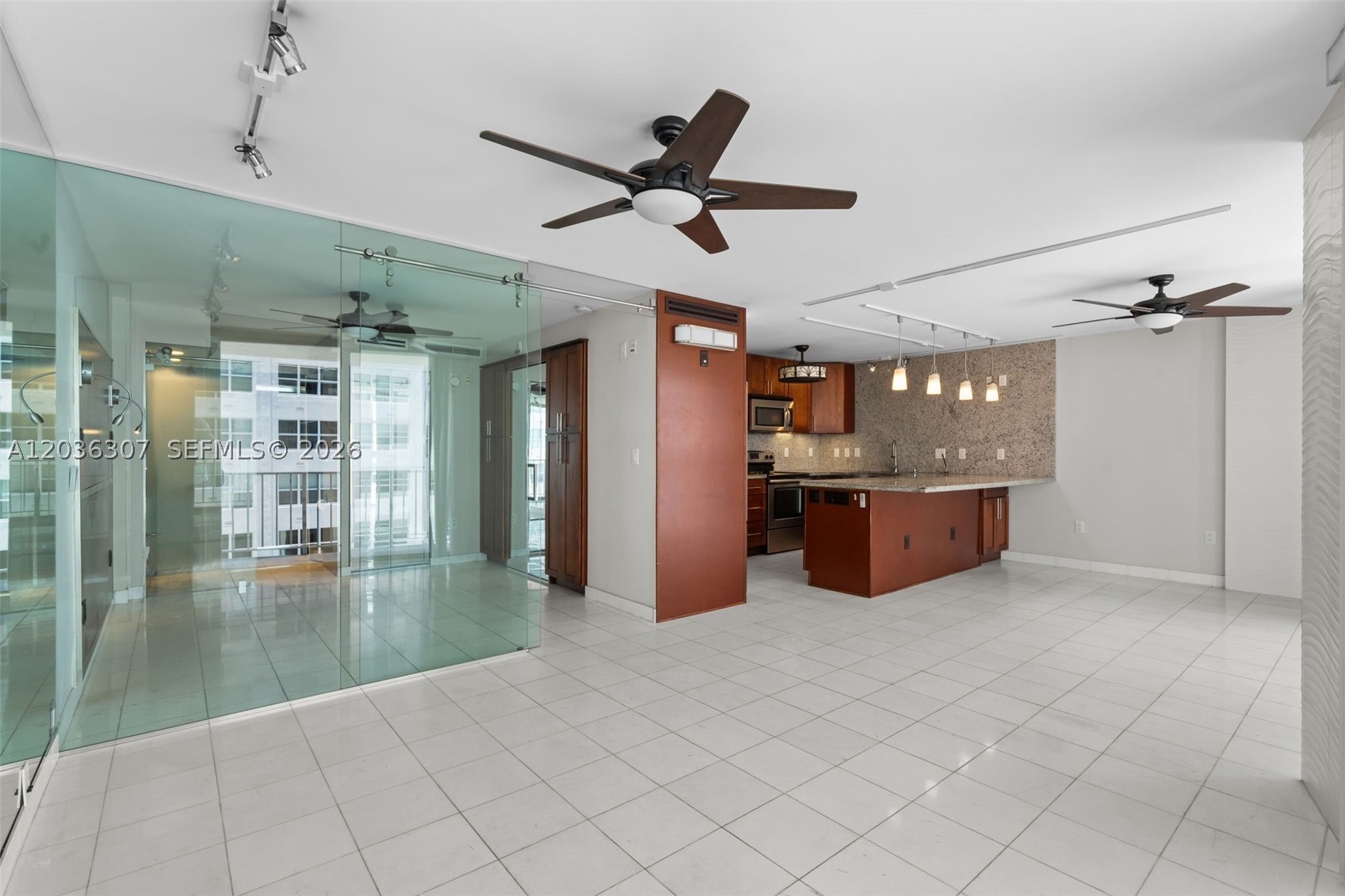 BAYVIEW TERR CONDO - Residential
