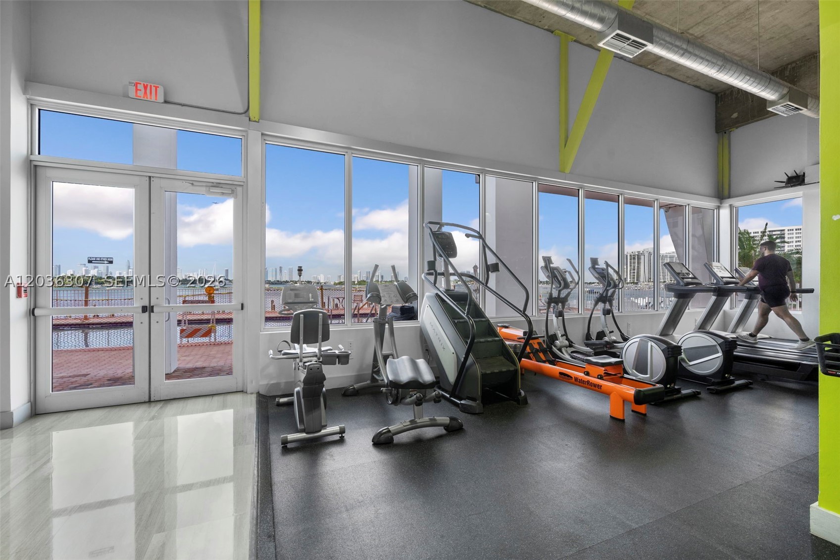 BAYVIEW TERR CONDO - Residential