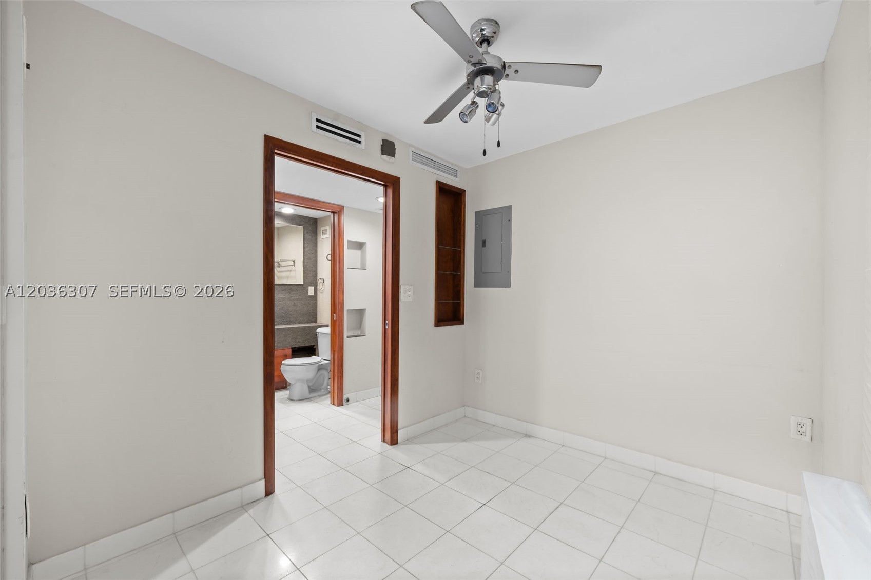 BAYVIEW TERR CONDO - Residential