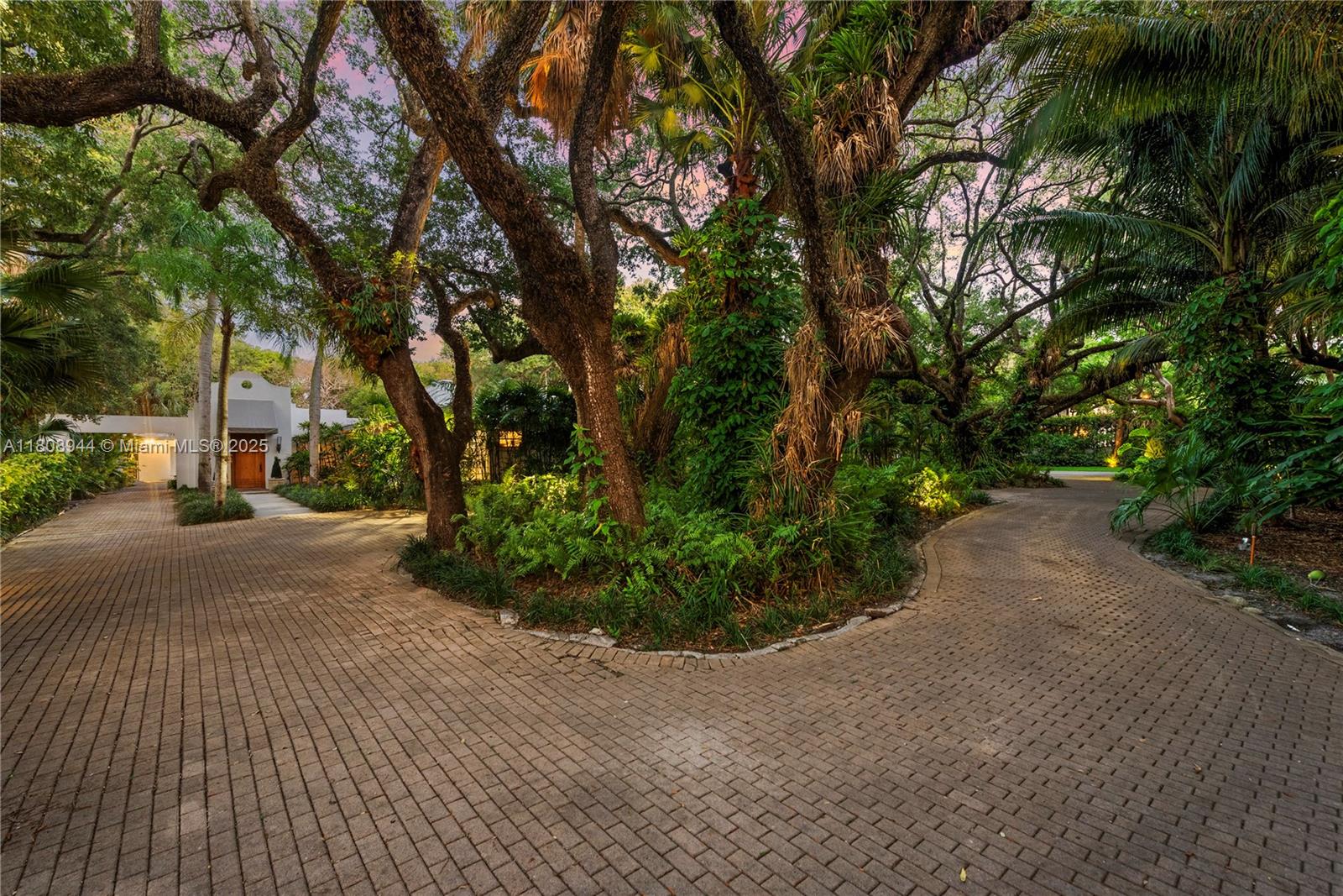 PALM VISTA - Residential