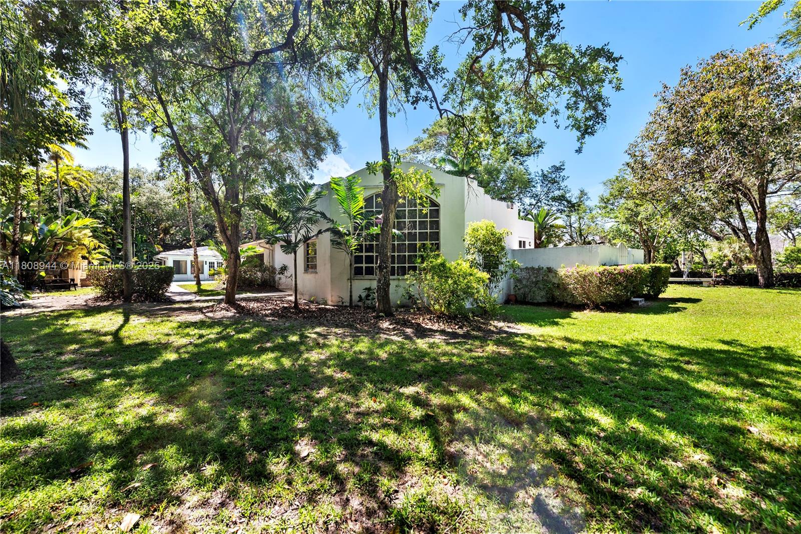 PALM VISTA - Residential