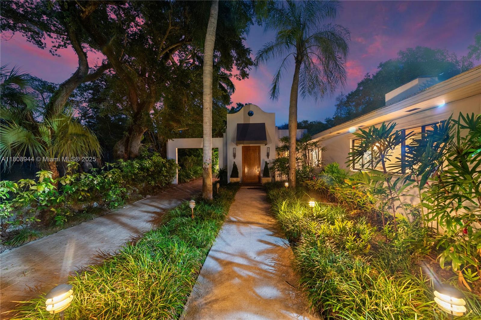 PALM VISTA - Residential