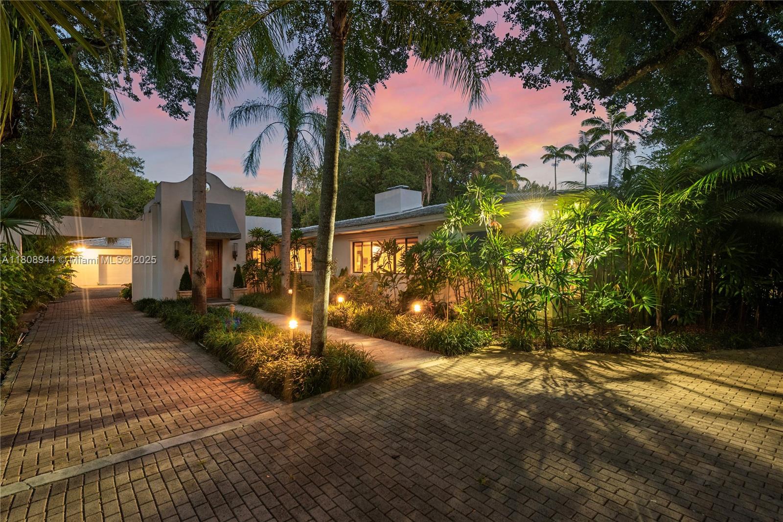 PALM VISTA - Residential