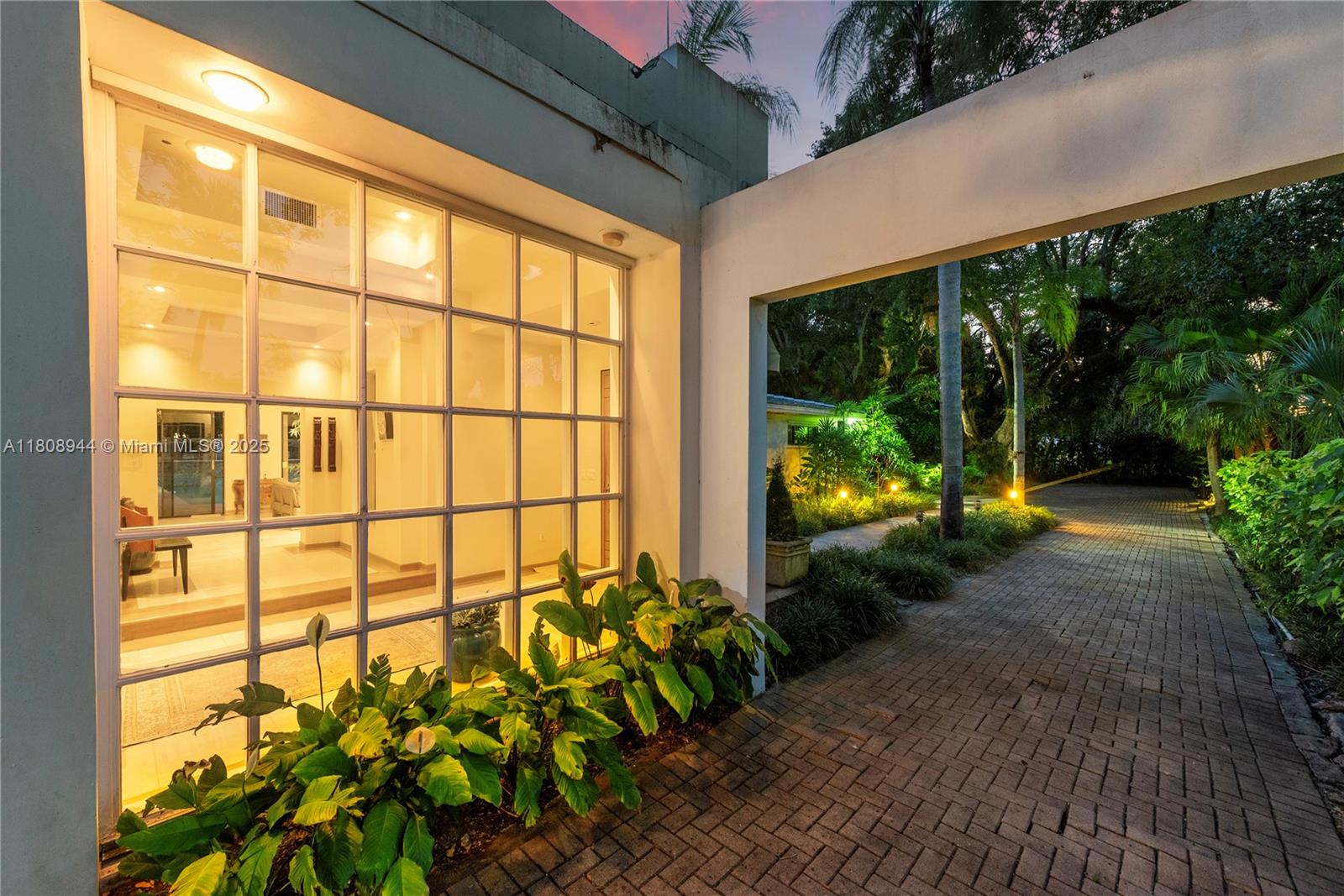 PALM VISTA - Residential