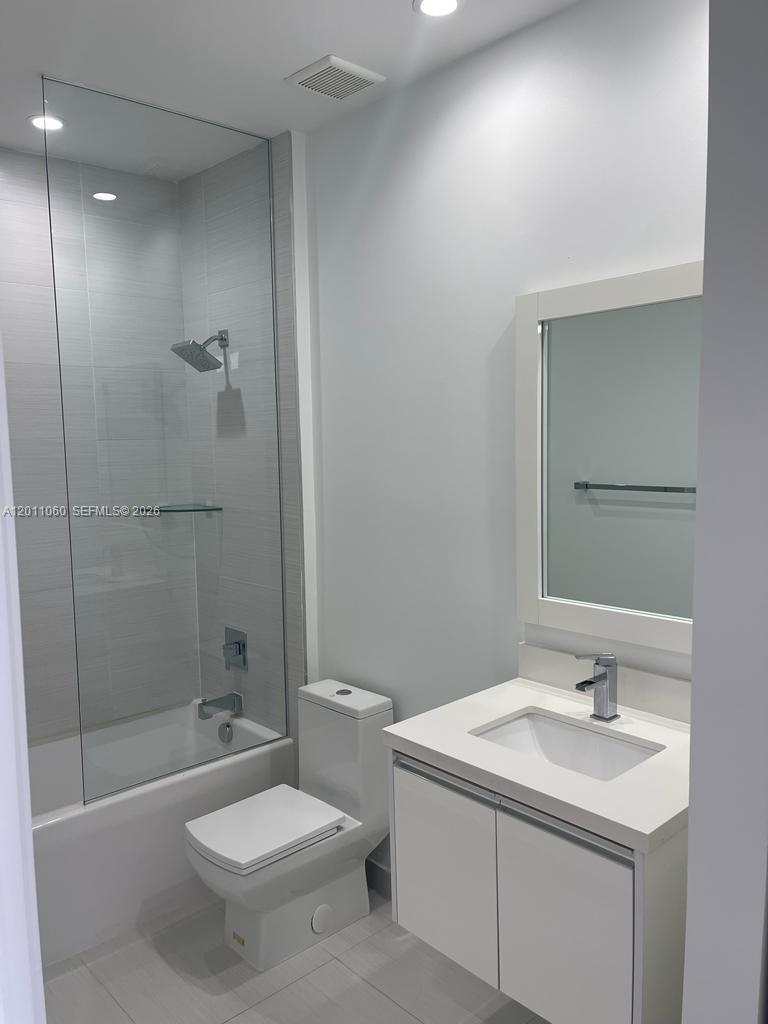 LANDMARK AT DORAL CONDO N - Residential Lease