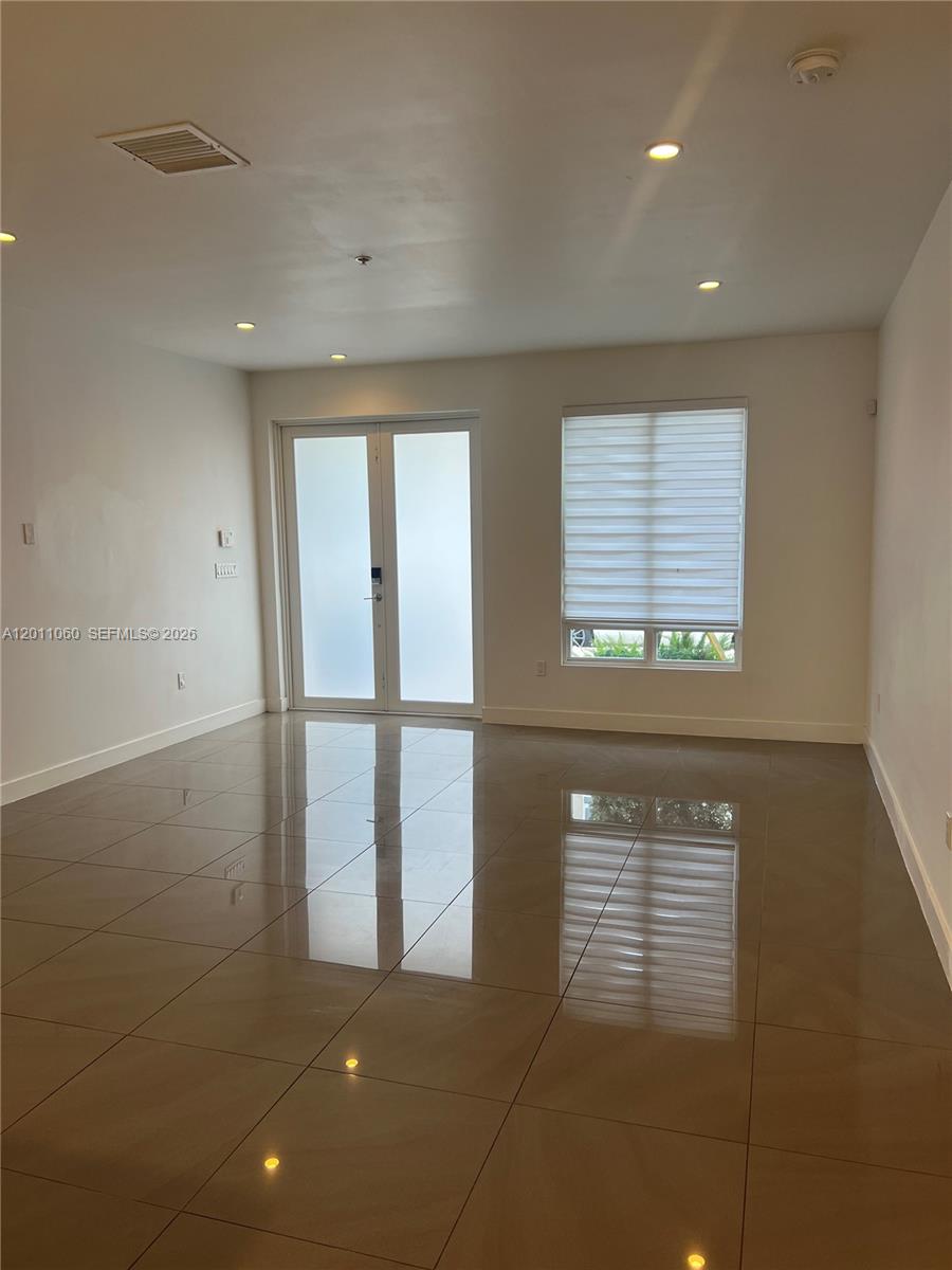 LANDMARK AT DORAL CONDO N - Residential Lease