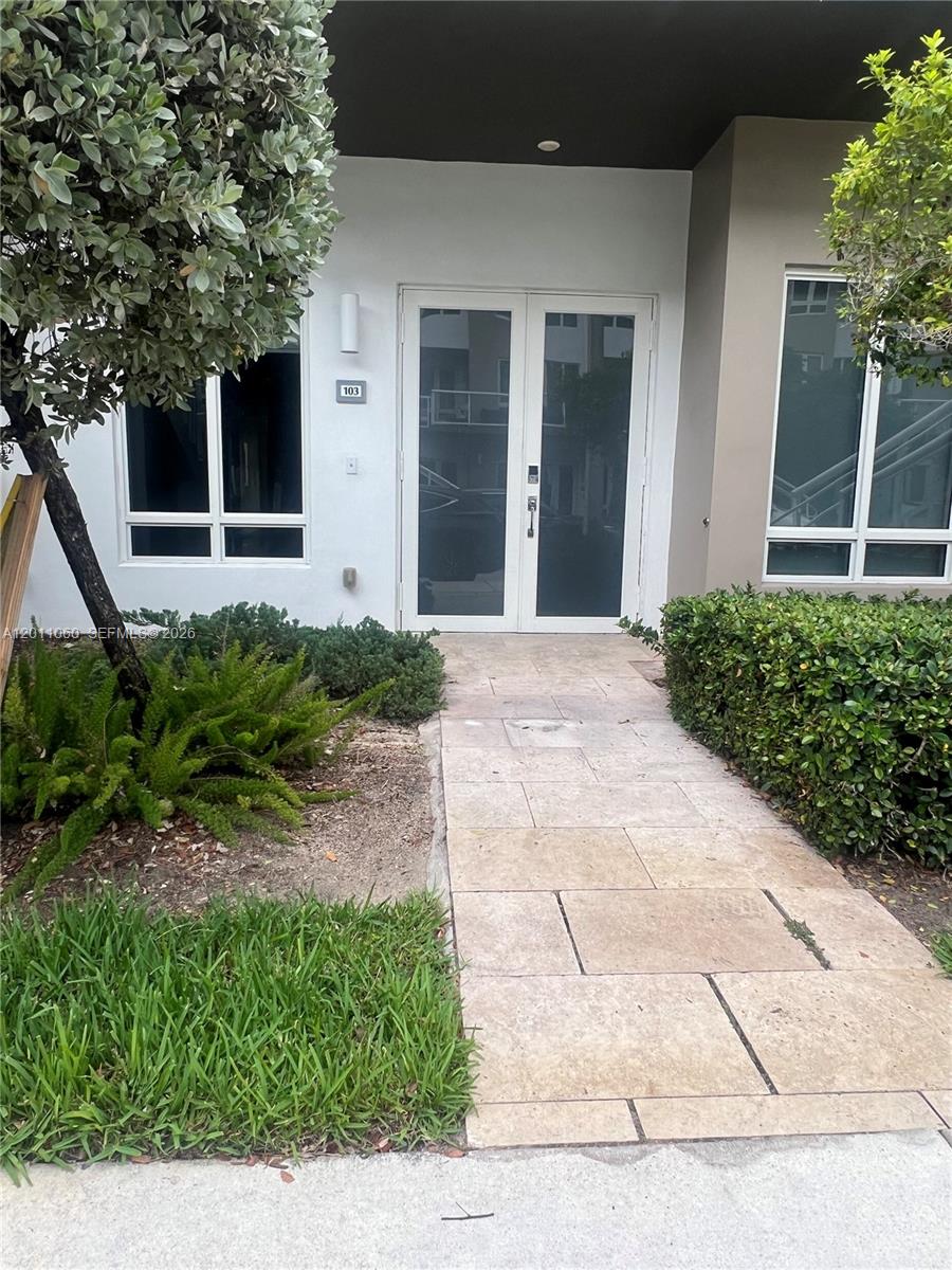 BEAUTIFUL CONDO! AT LANDMARK AT DORAL, GREAT LOCATION! NEAR TO GROCERY STORES; PUBLIX, ALDI.
GREAT AMENITIES CLUBHOUSE WITH GYM, POOL, BBQ. A+ SCHOOLS. THE UNIT HAS 3 BEDROOMS, 2 BATHROOMS.