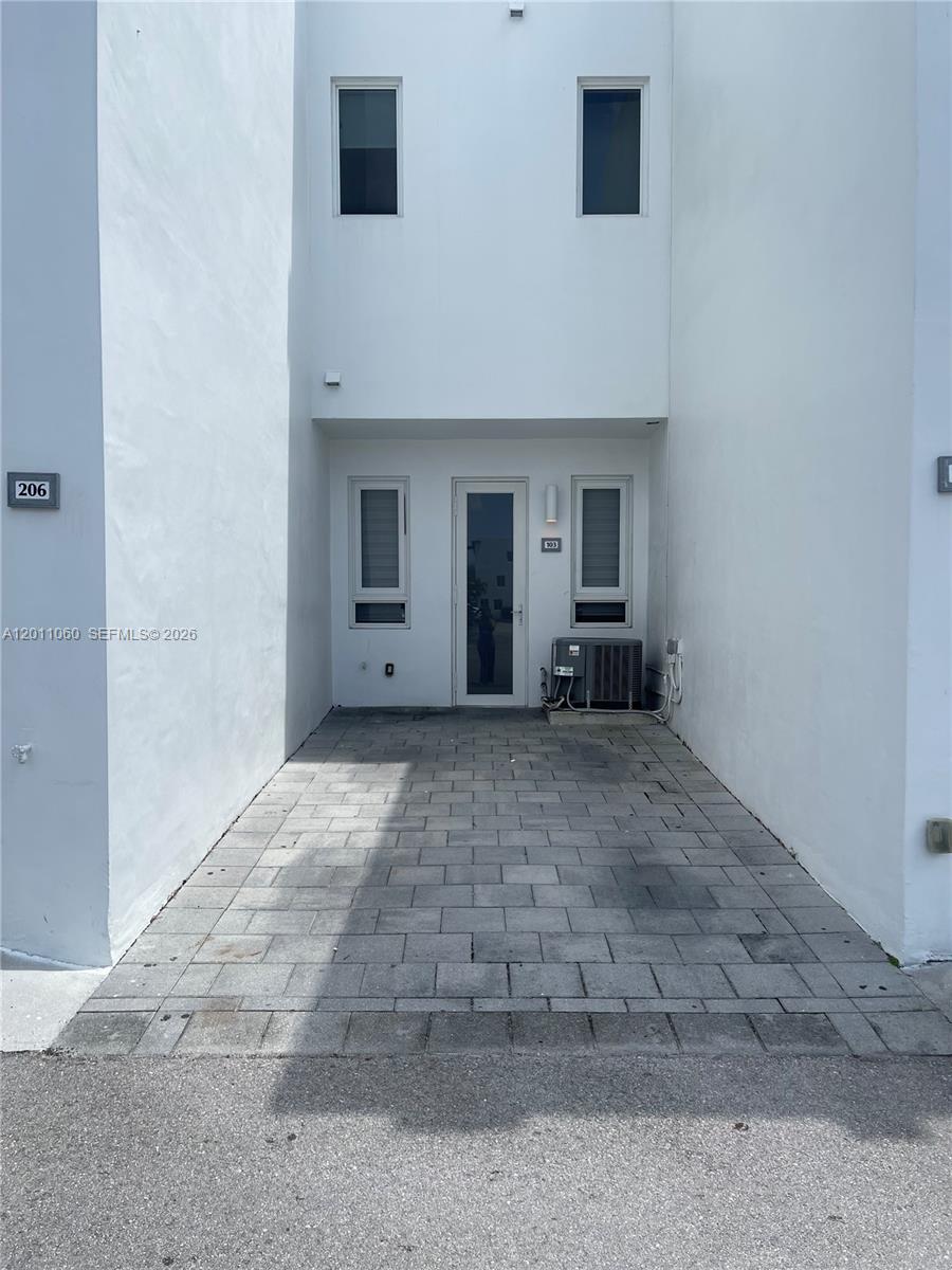 LANDMARK AT DORAL CONDO N - Residential Lease