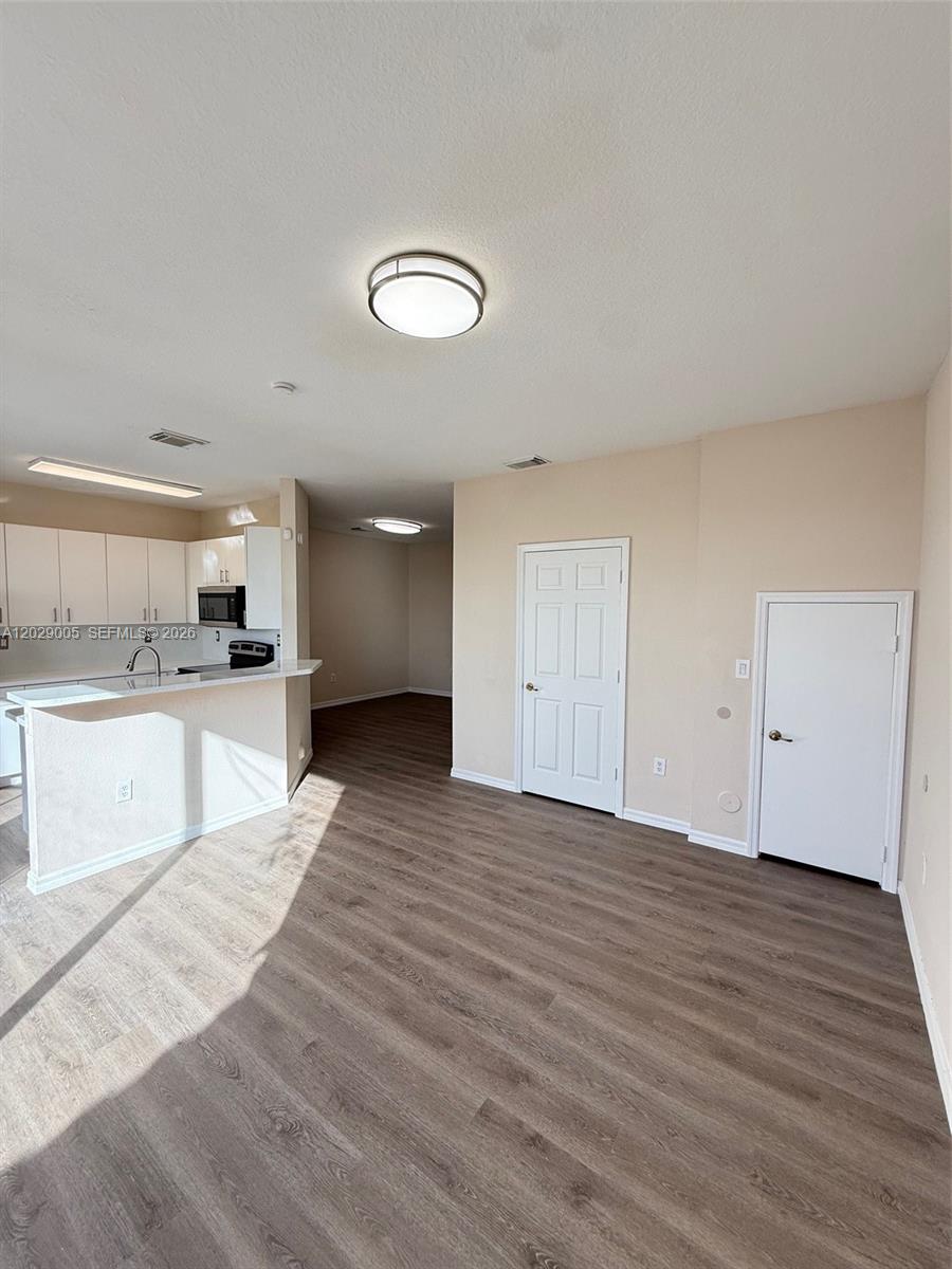 KENDALLAND - Residential Lease