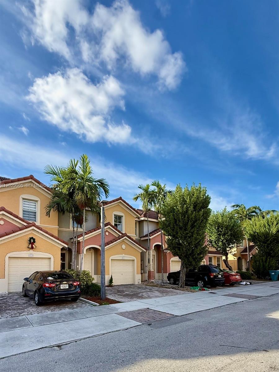 KENDALLAND - Residential Lease