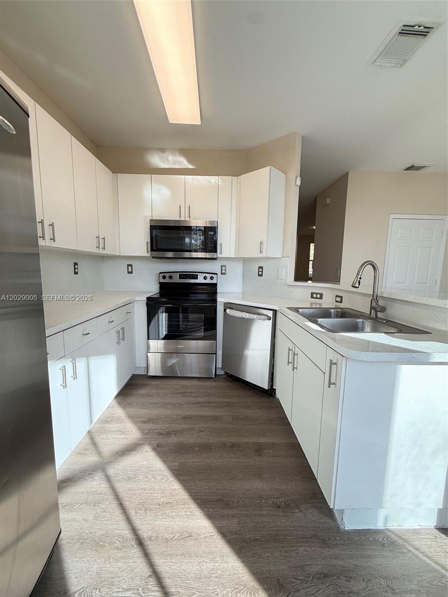 KENDALLAND - Residential Lease