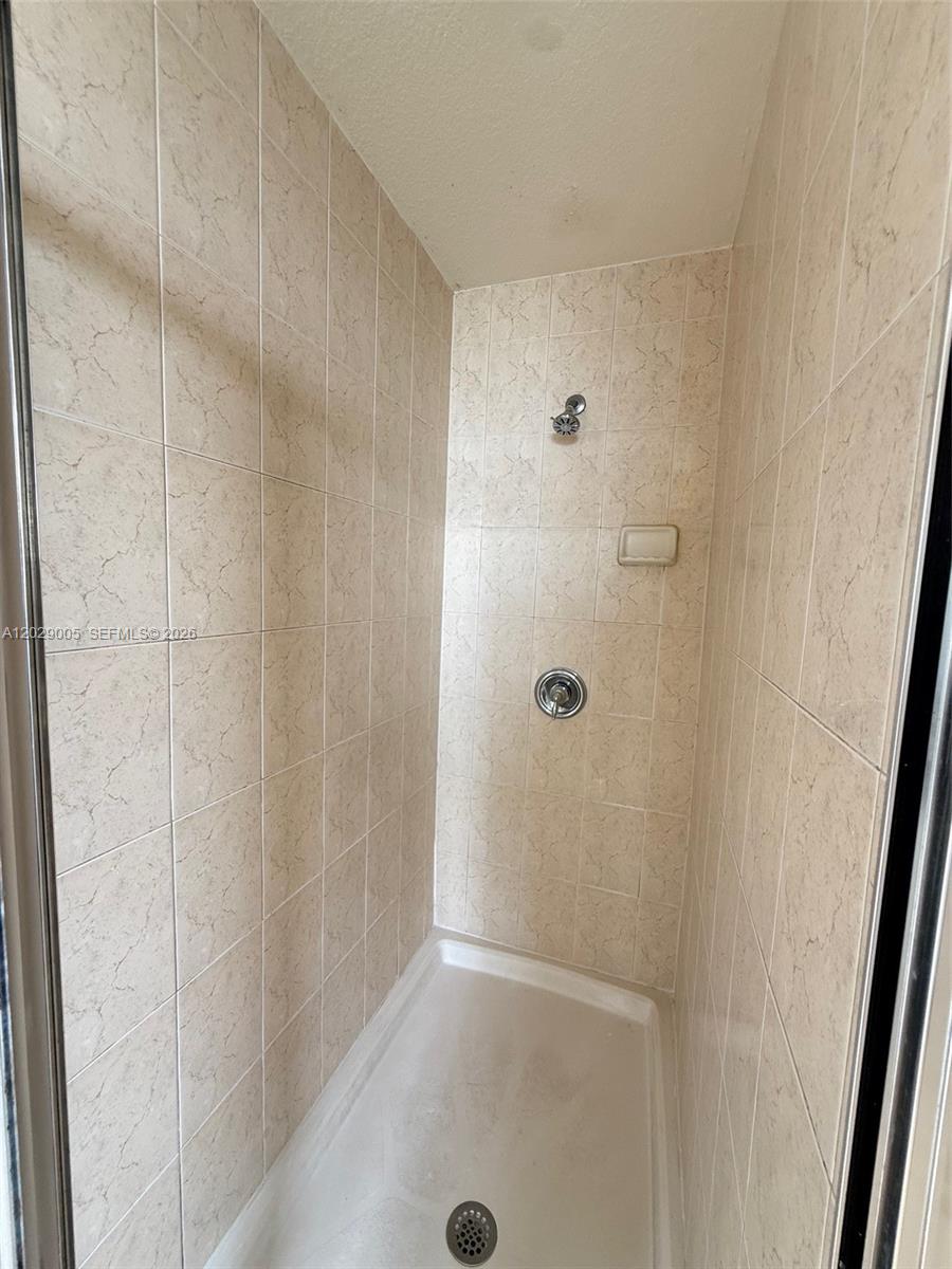 KENDALLAND - Residential Lease
