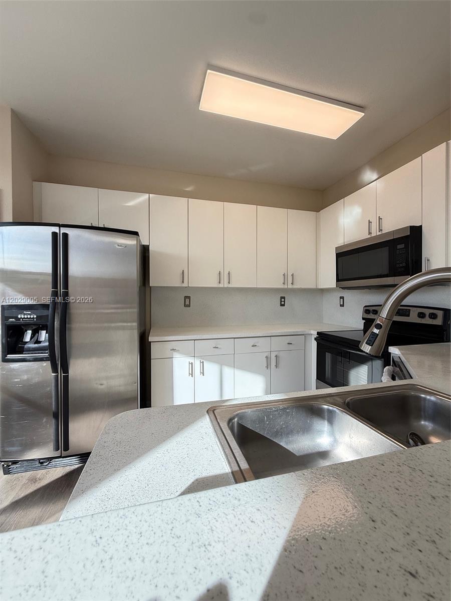 KENDALLAND - Residential Lease