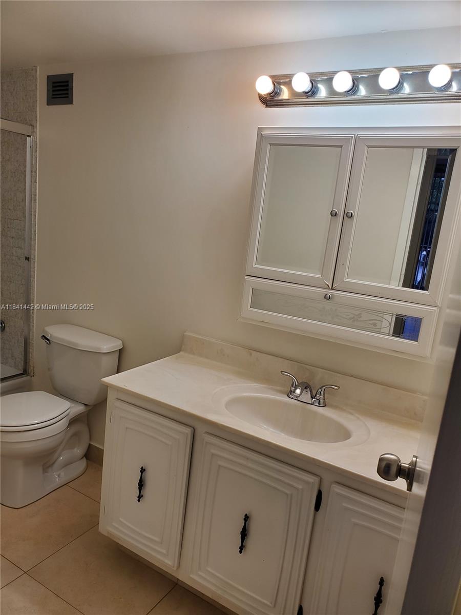 DESOTO PARK CONDO - Residential Lease