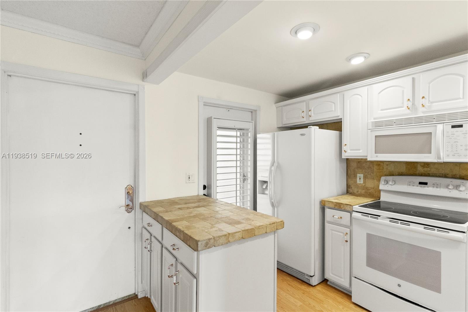 ISLE OF PARADISE CO-OP F - Residential