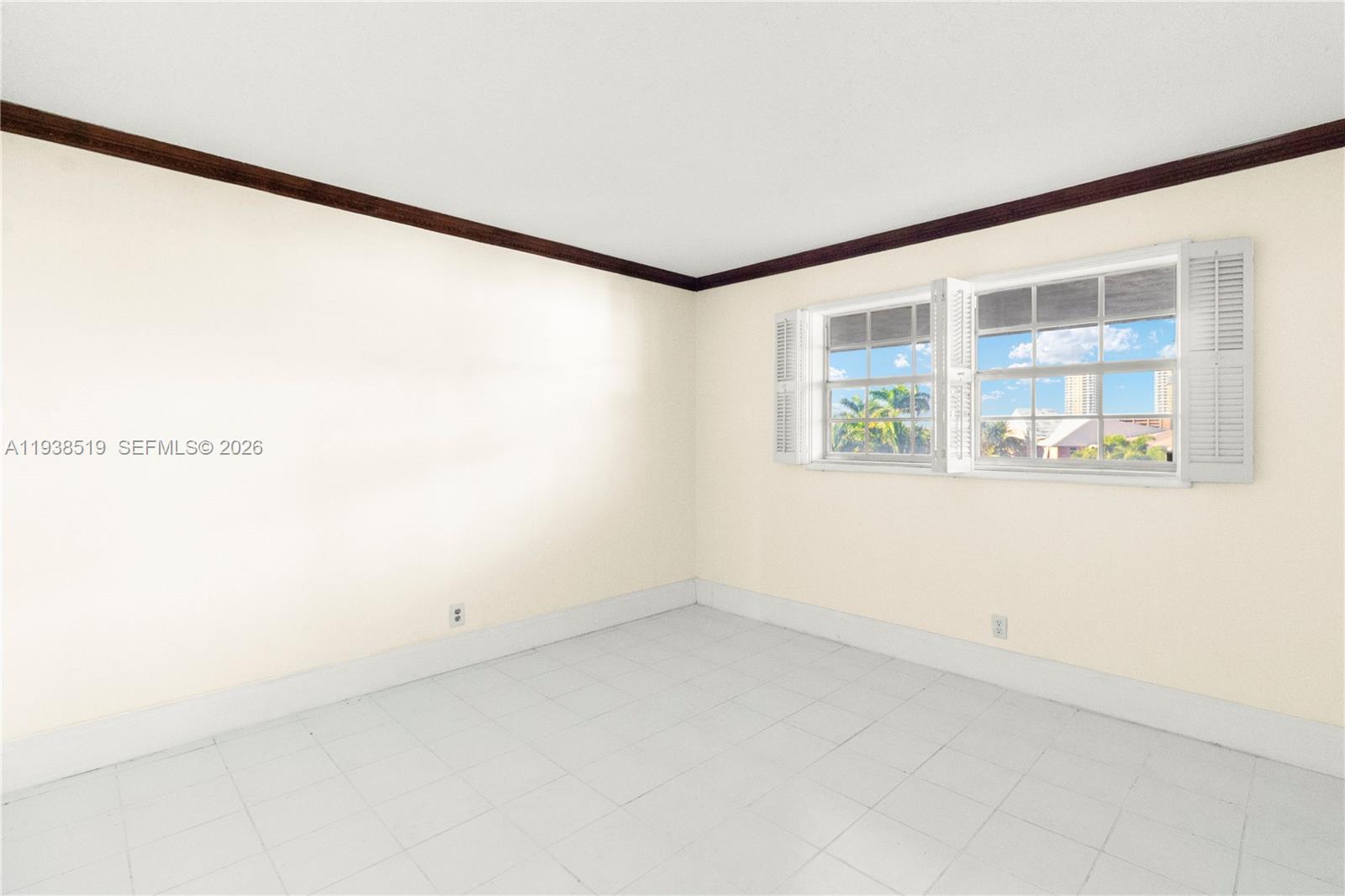 ISLE OF PARADISE CO-OP F - Residential