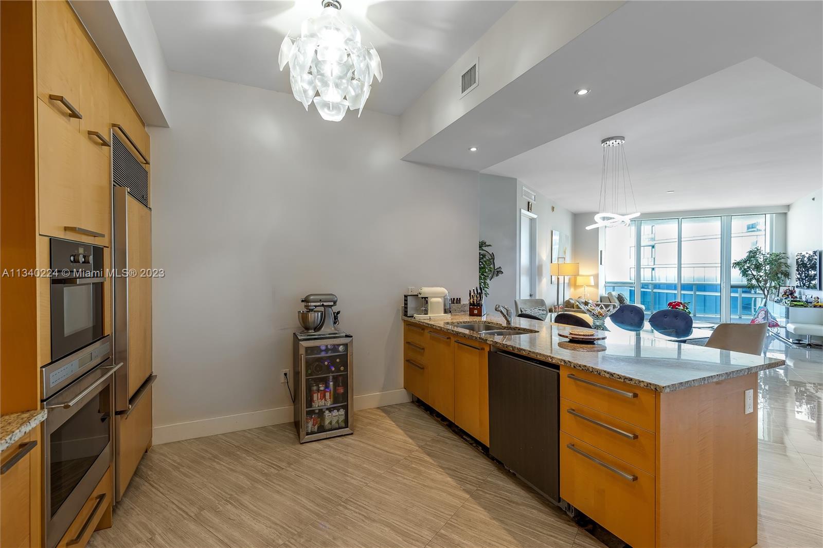 TDR TOWER III CONDO - Residential
