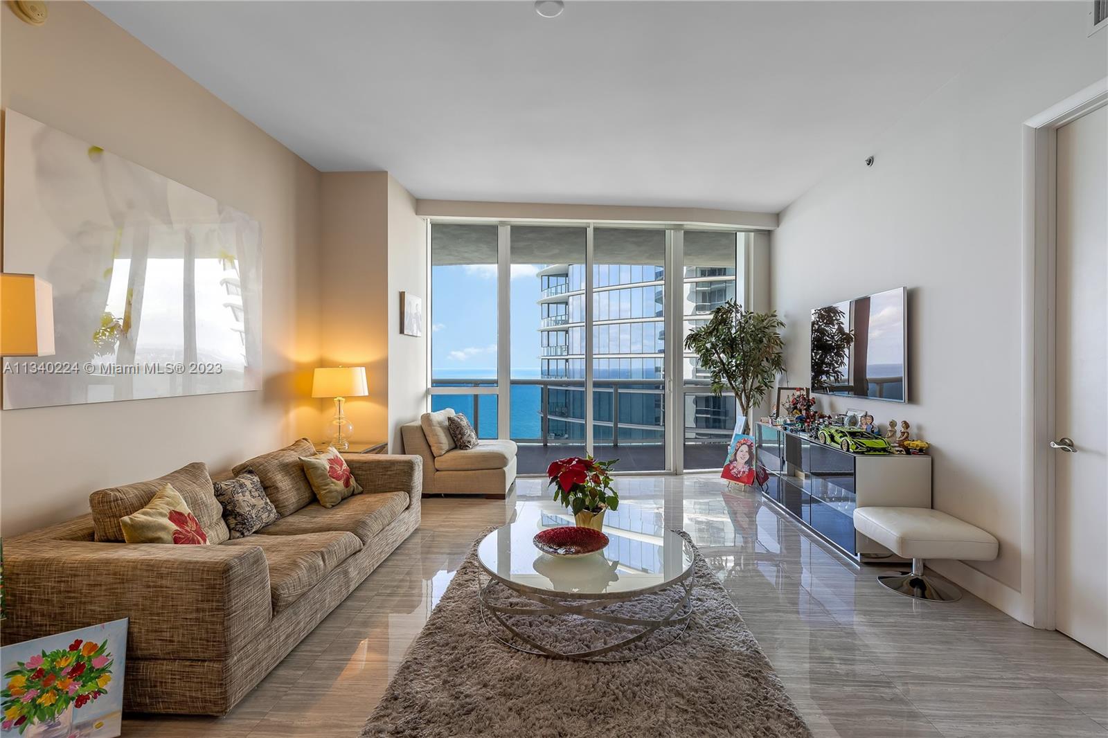 TDR TOWER III CONDO - Residential