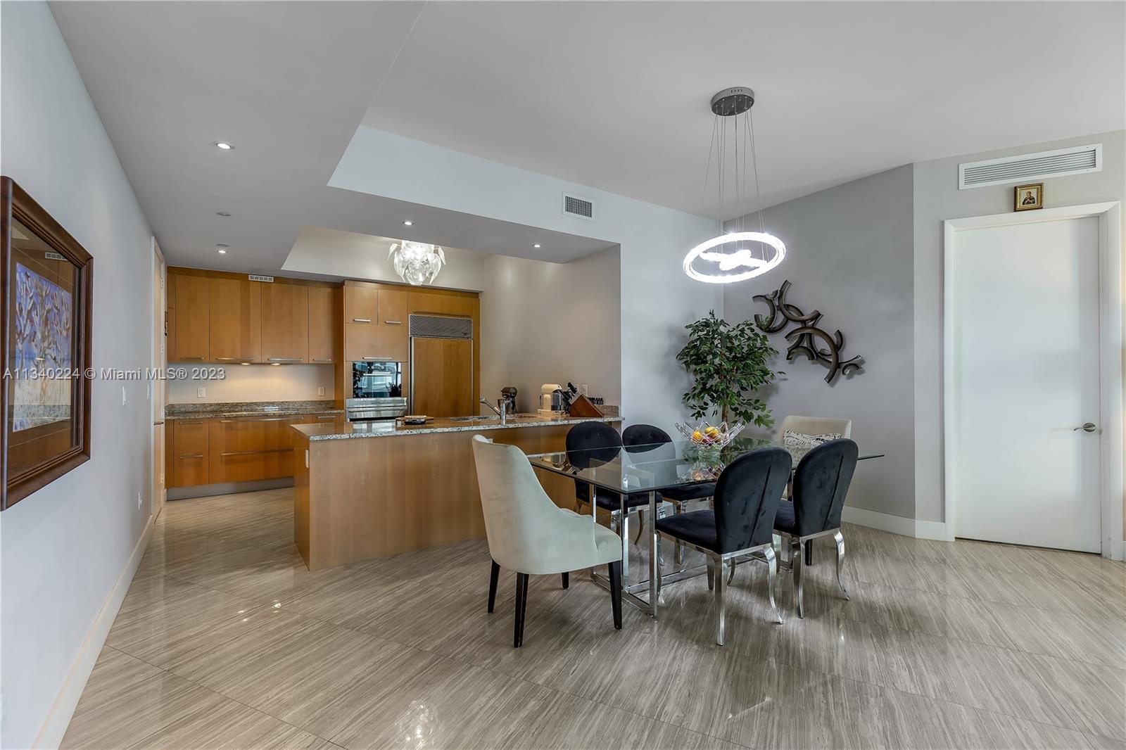 TDR TOWER III CONDO - Residential