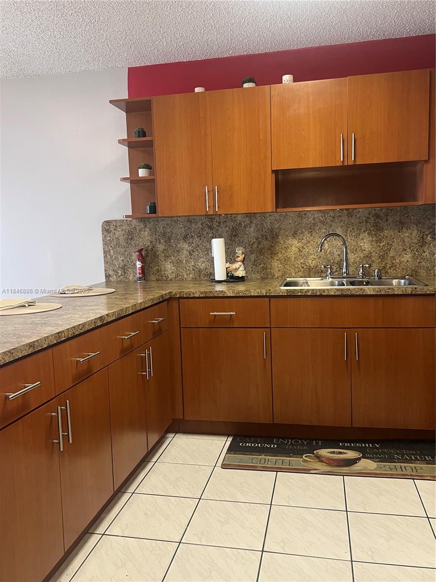 EL PRADO COUNTRY CLUB 4TH - Residential Lease