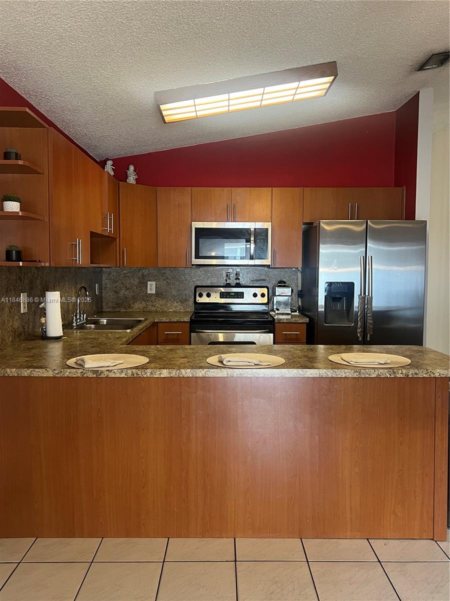 EL PRADO COUNTRY CLUB 4TH - Residential Lease